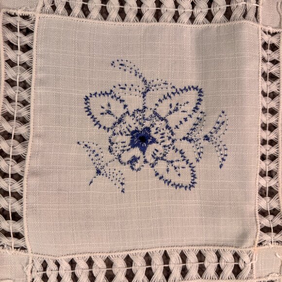 Vintage Embroidered Flowers Tablecloth 31” Square - Picture 4 of 5